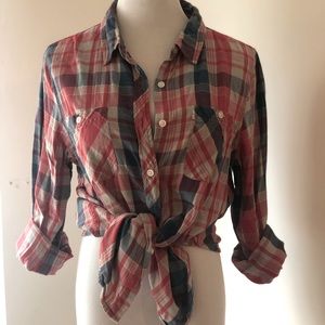 Levi’s Western Plaid Boyfriend Button Down Shirt